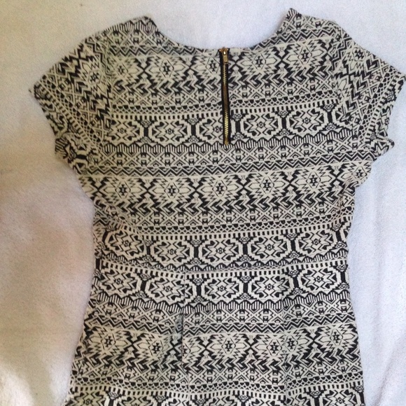 Black and white dress - Picture 3 of 4